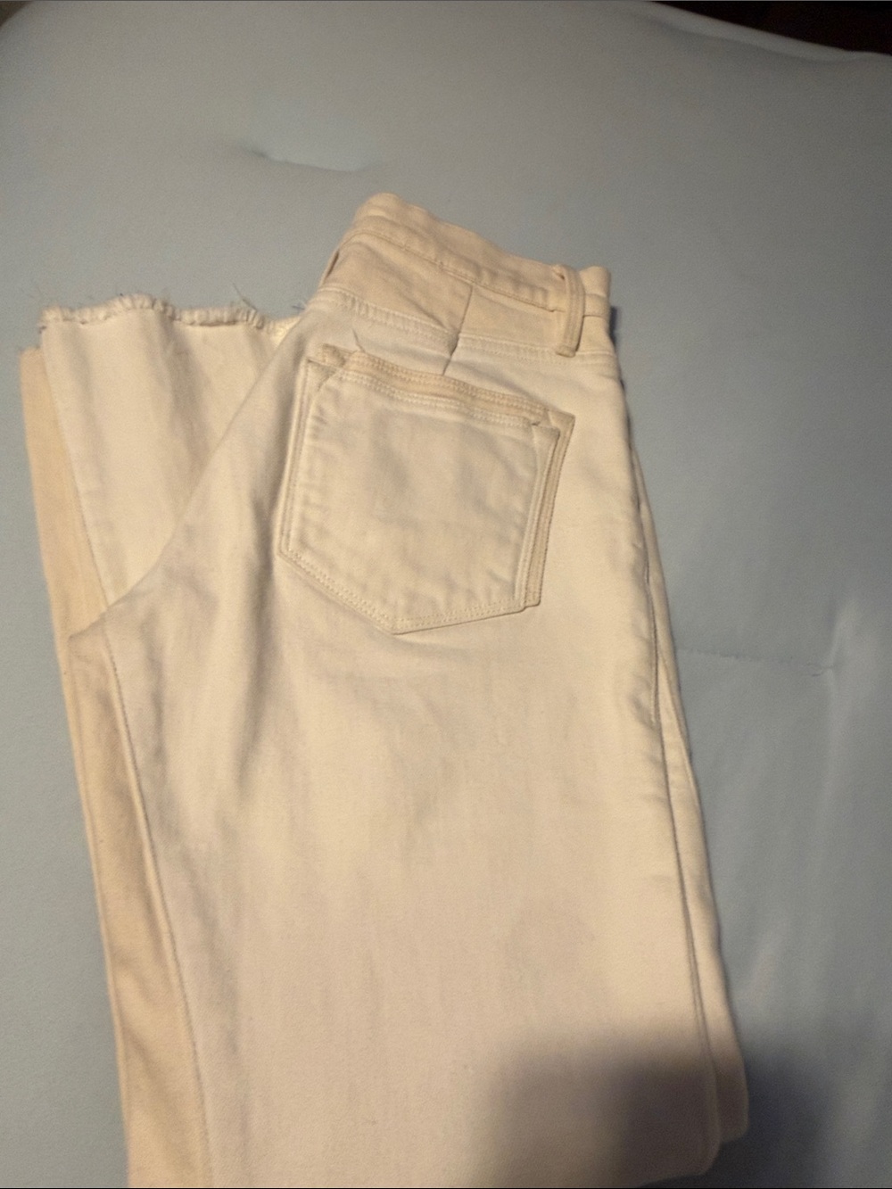 Frame two tone Denim Cream Straight-Leg Jeans with Frayed Hem - Picture 4 of 6